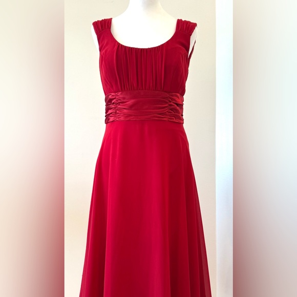 Elegant Red Chiffon Dress - very beautiful ❤️ - Picture 11 of 16